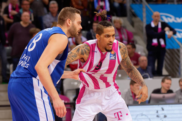 他凭借场均 他凭借场均