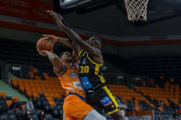 阿伦形容那 阿伦形容那