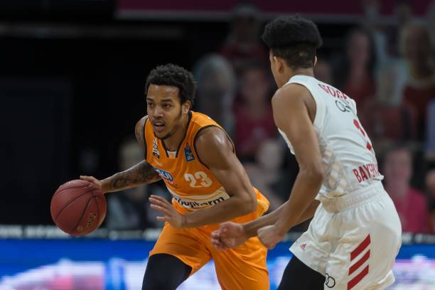 多方面的优 多方面的优